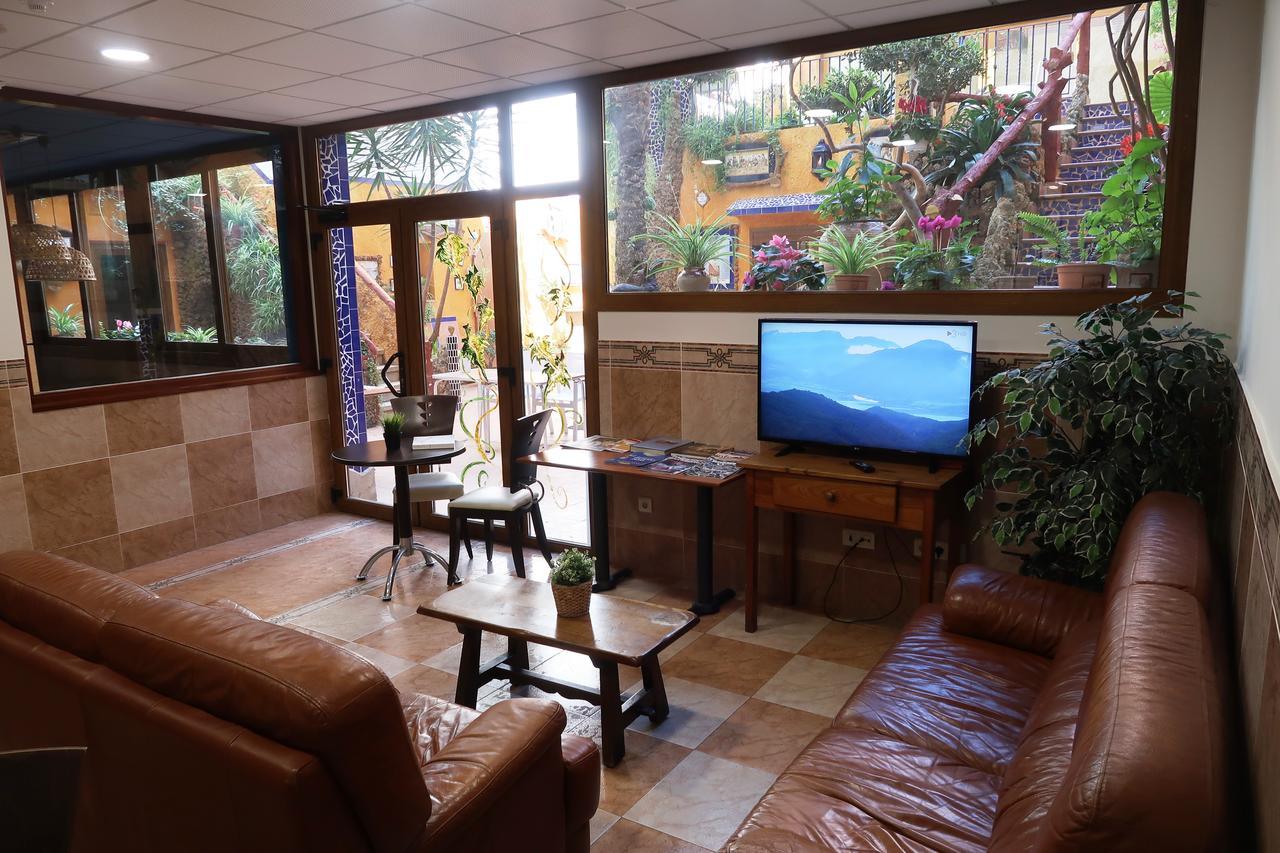 El Cami Hotel กัมบริลส์ ภายนอก รูปภาพ