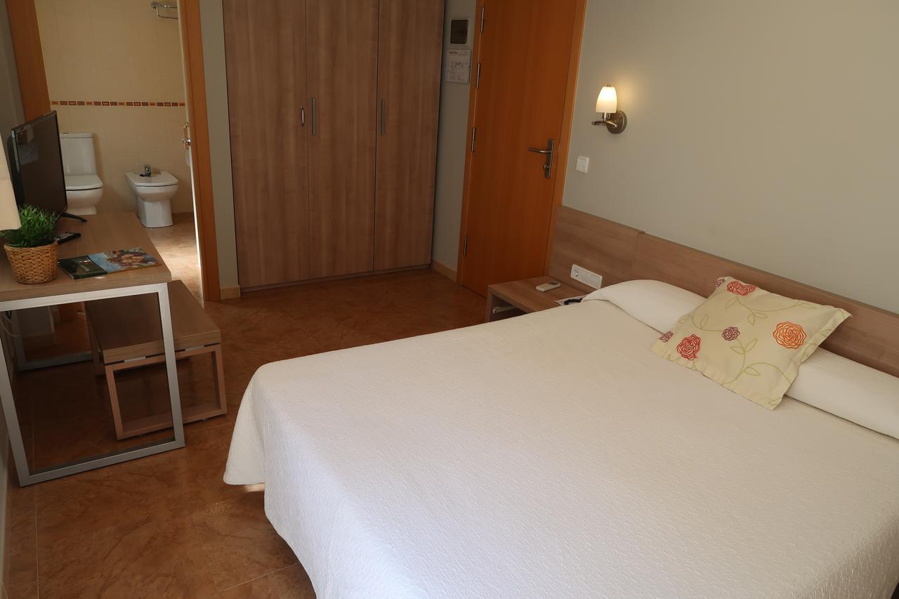El Cami Hotel กัมบริลส์ ภายนอก รูปภาพ